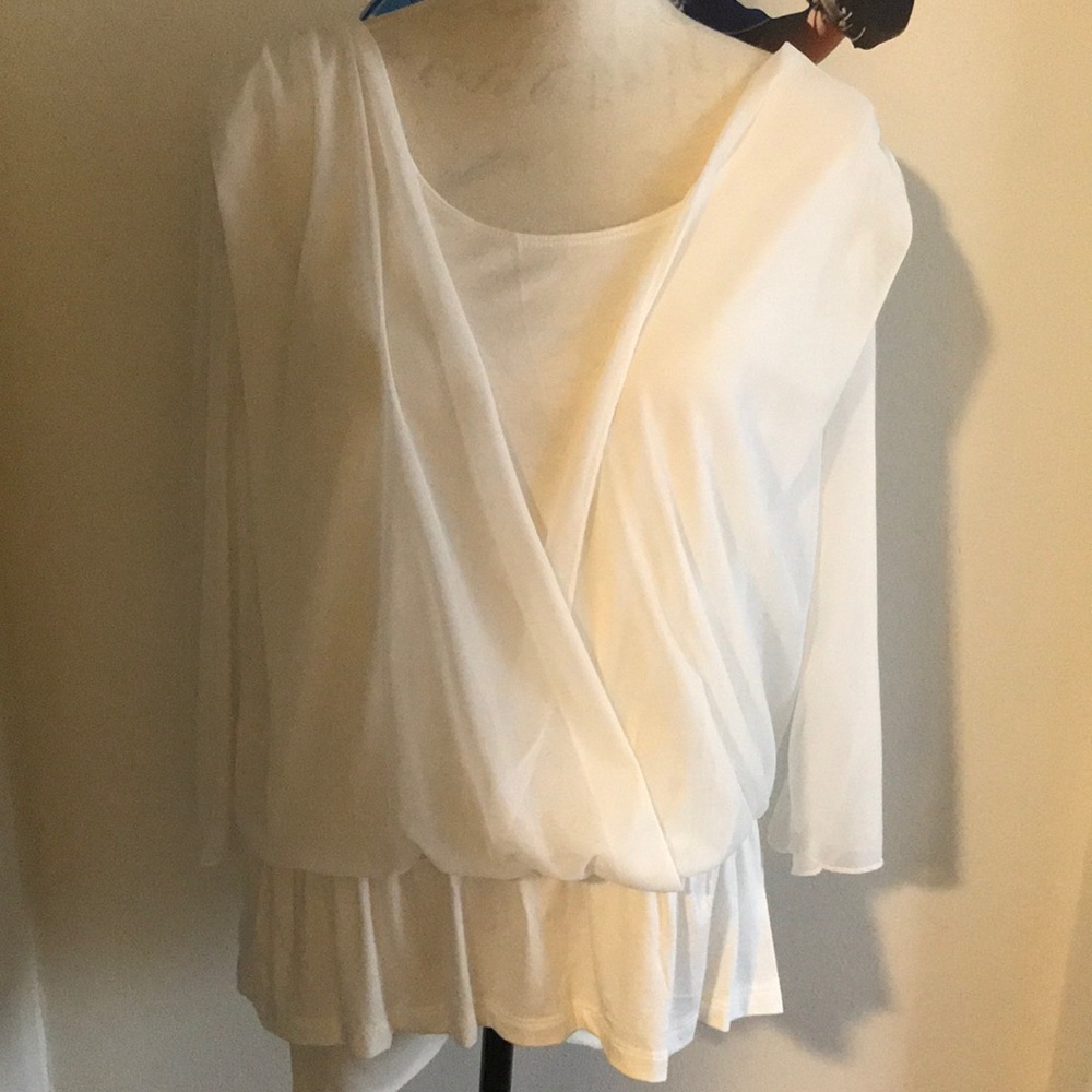 Adorable Lucy and Laurel blouse